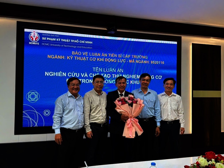 Nghiên cứu sinh Nguyễn Huỳnh Thi bảo vệ thành công luận án Tiến sĩ với đề tài “Nghiên cứu và chế tạo thử nghiệm động cơ đốt trong không trục khuỷu”