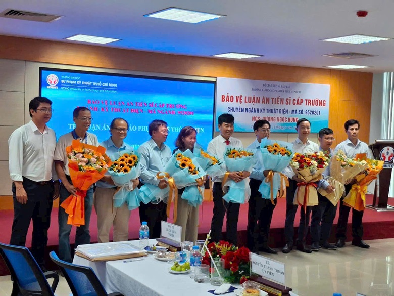 Nghiên cứu sinh Dương Ngọc Hùng bảo vệ thành công luận án Tiến sĩ với đề tài “Dự báo phụ tải hệ thống điện”