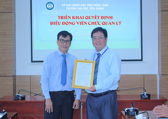 Trường Đại học Tiền Giang: Trao quyết định điều động viên chức quản lý đối vối ông Đinh Quốc Cường