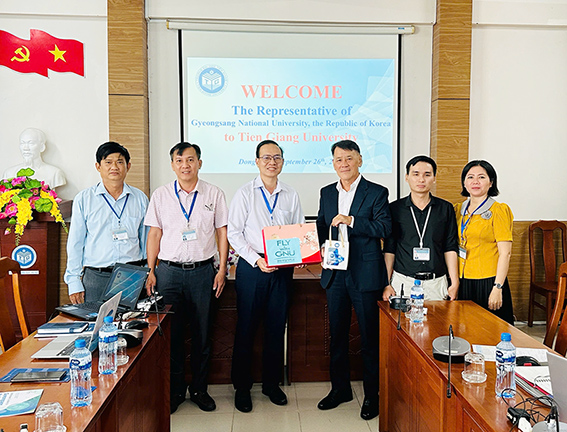 Trường Đại học Tiền Giang tiếp đón và làm việc với đại diện Trường ...