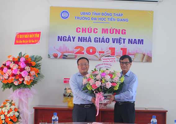 Các đơn vị đến thăm và chúc mừng Trường Đại học Tiền Giang nhân Ngày Nhà giáo Việt Nam 20/11