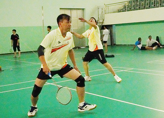 Trường Đại học Tiền Giang giao lưu cầu lông cùng các đơn vị trong tỉnh