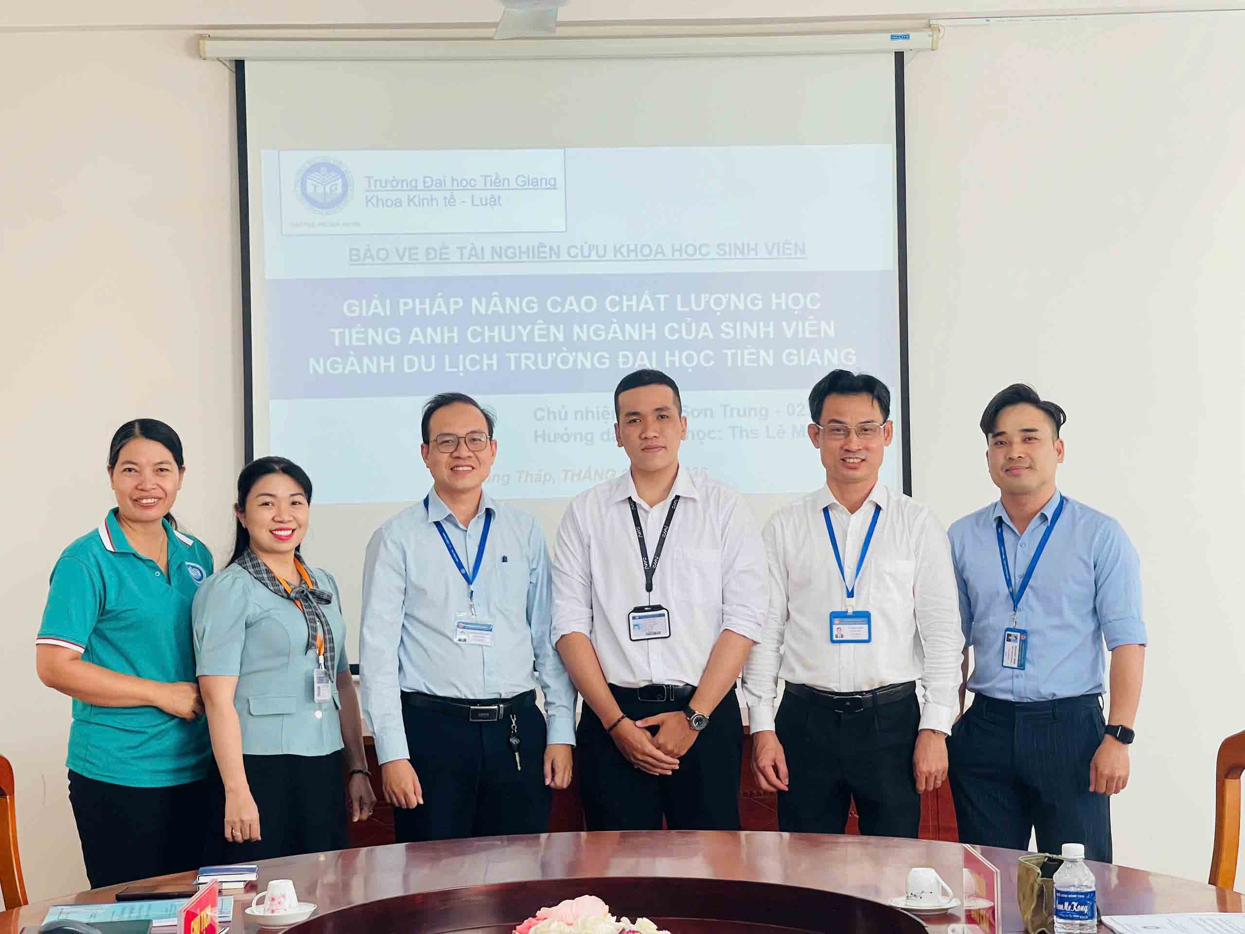 Họp hội đồng nghiệm thu đề tài nghiên cứu khoa học sinh viên  