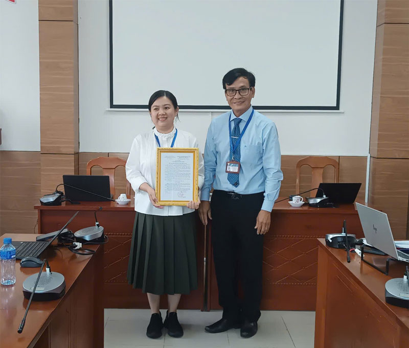 Trường Đại học Tiền Giang: Bổ nhiệm lại Phó Giám đốc Trung tâm Đào tạo, bồi dưỡng thường xuyên và Tin học ngoại ngữ