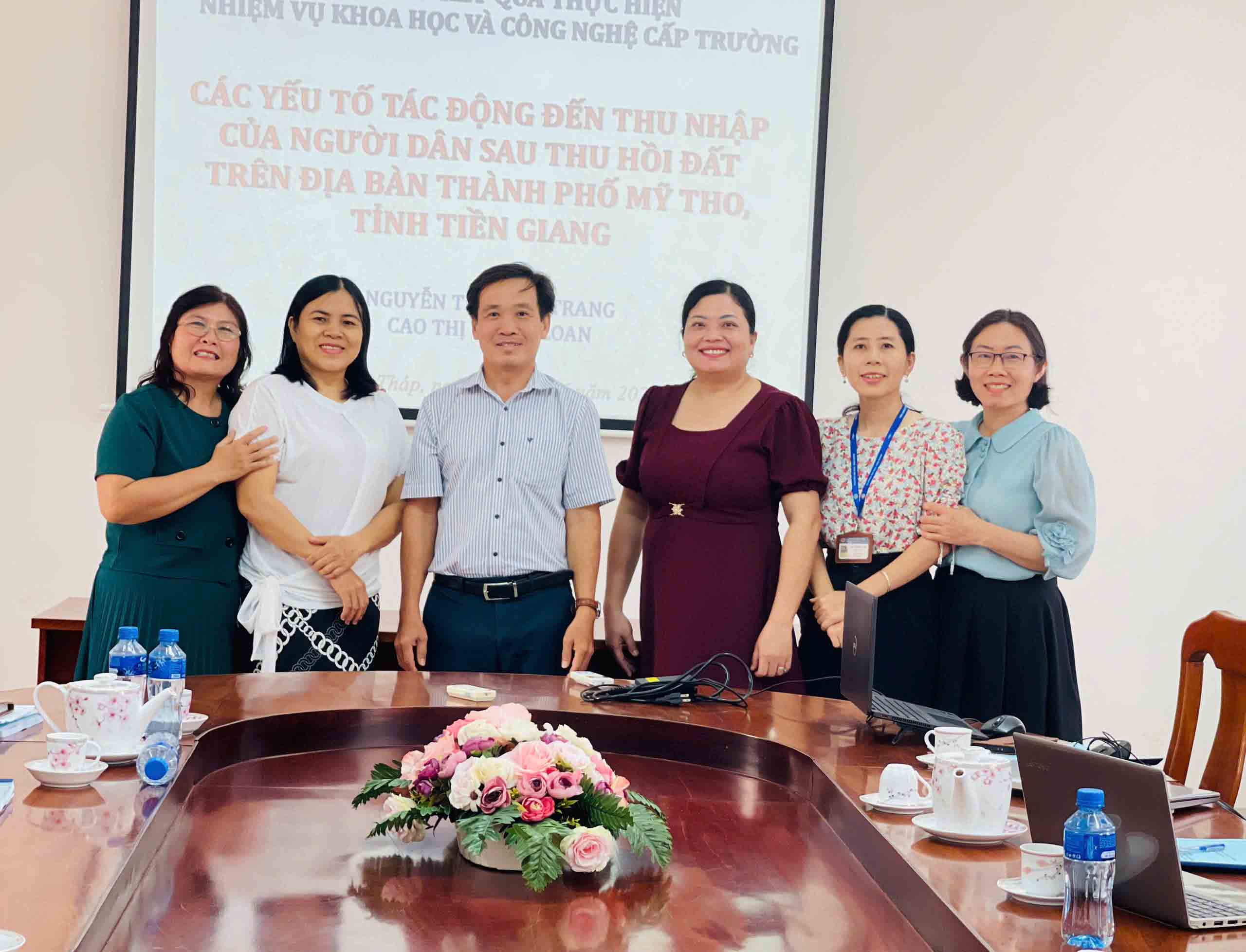 Nghiệm thu nhiệm vụ khoa học và công nghệ cấp trường “Các yếu tố ...
