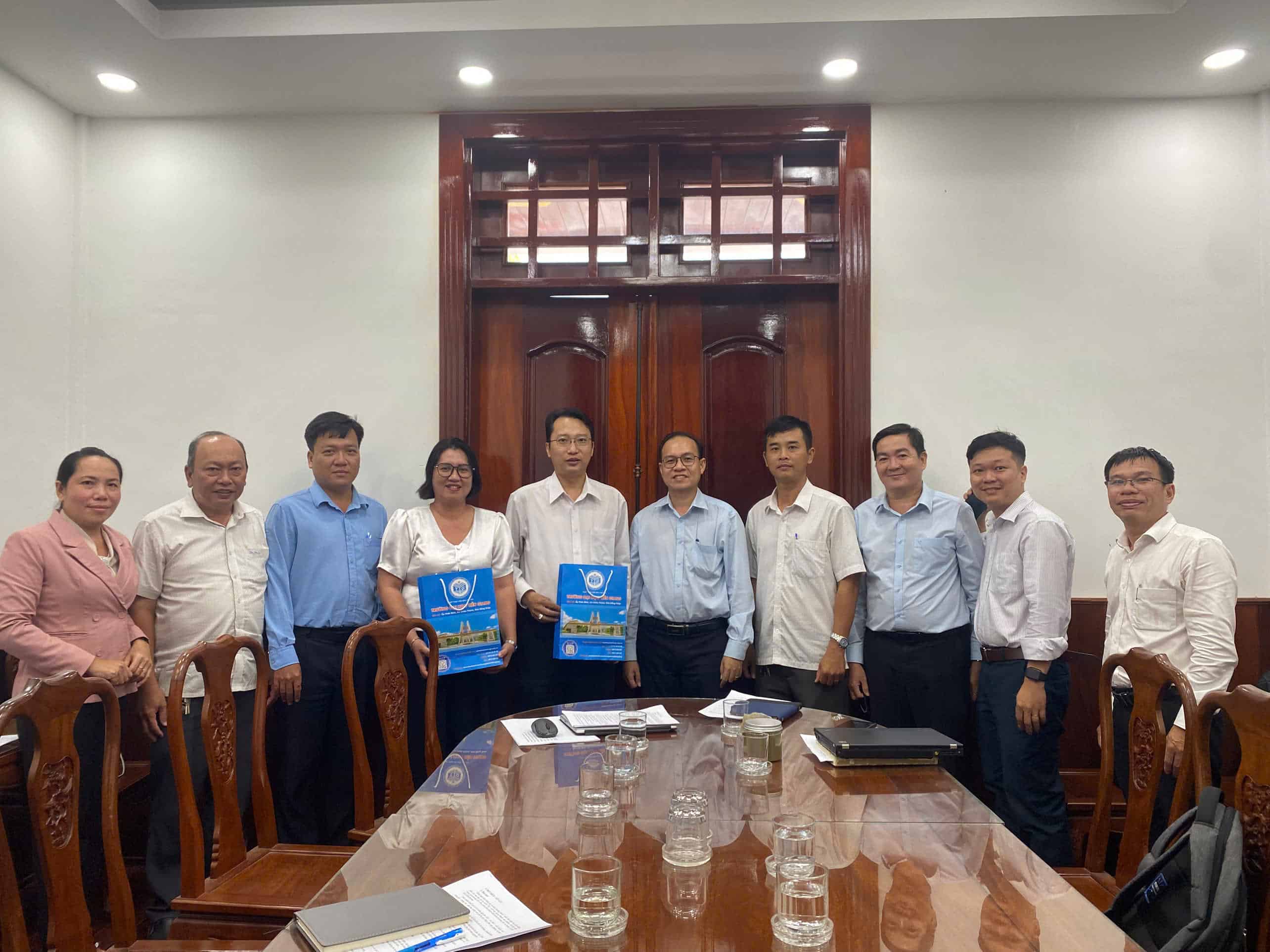 Trường Đại học Tiền Giang và phường Mỹ Tho hợp tác nghiên cứu, phát triển sản phẩm chủ lực từ cây lá sâm