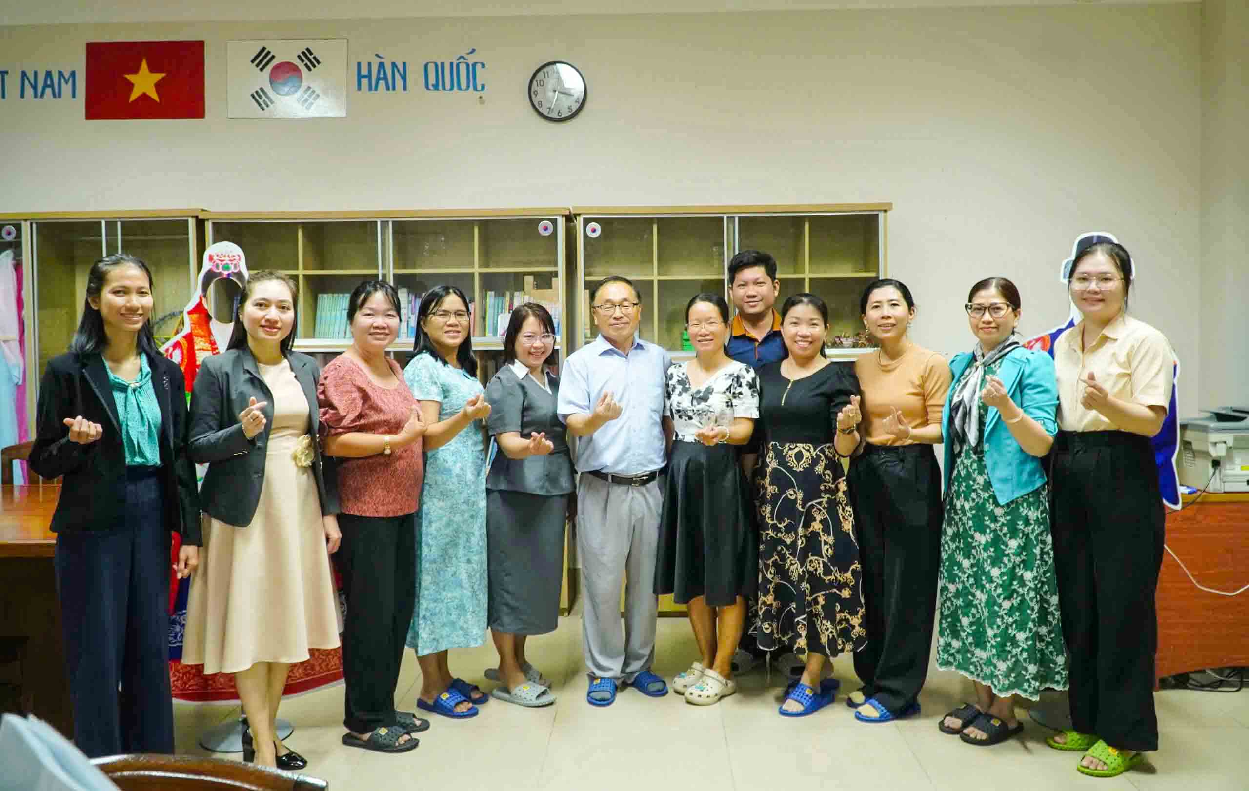Khai giảng lớp tiếng Hàn miễn phí dành cho công chức tỉnh Đồng Tháp và viên chức Trường Đại học Tiền Giang