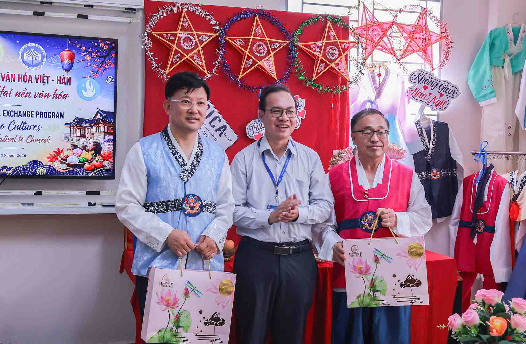 Sắc Trung thu Việt - Hàn hội ngộ tại Trường Đại học Tiền Giang, thắt chặt tình hữu nghị và giao lưu văn hóa