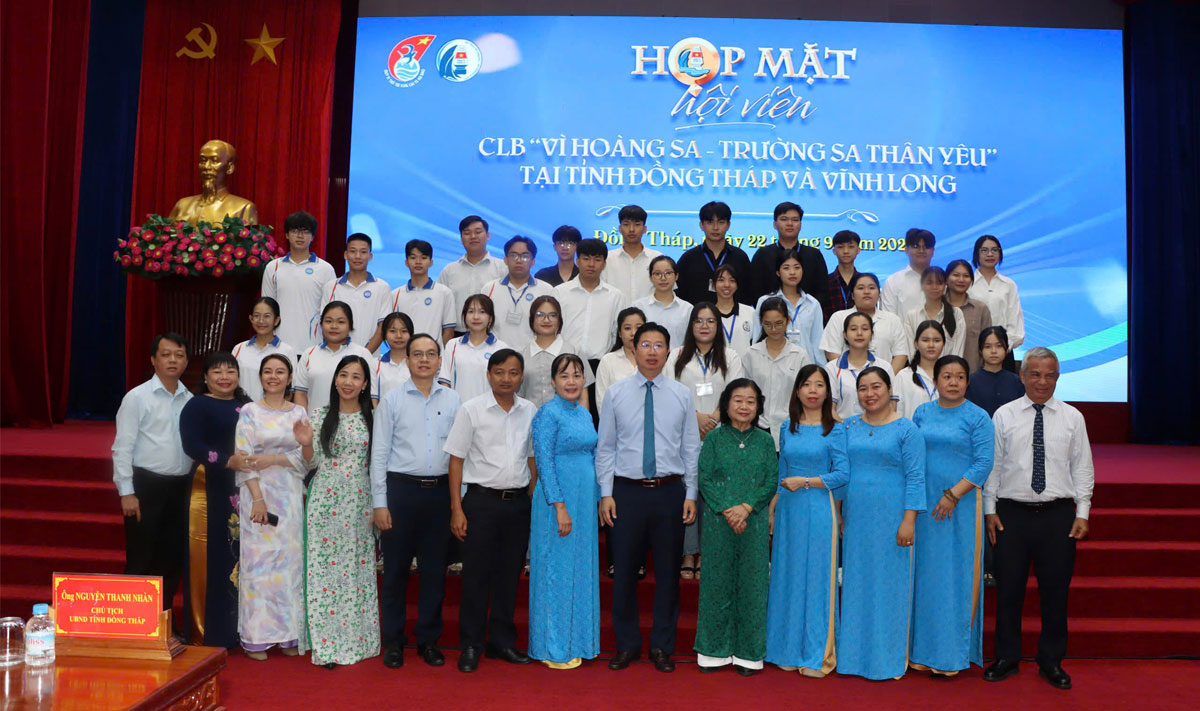 Trường Đại học Tiền Giang: 16 cán bộ, viên chức tham gia Câu lạc bộ “Vì Hoàng Sa - Trường Sa thân yêu”