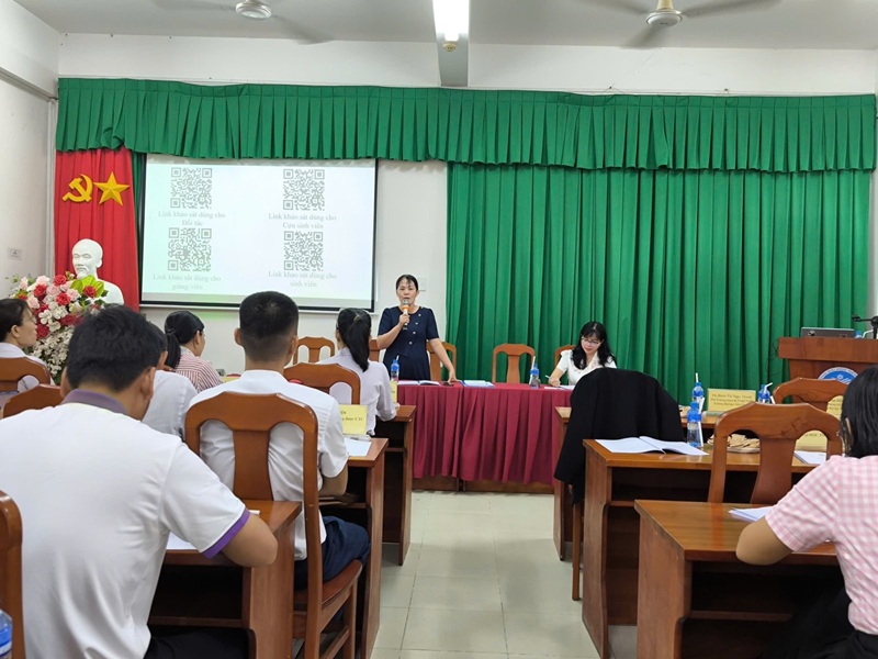 Tọa đàm lấy ý kiến các bên liên quan về cải tiến chương trình đào tạo ngành Công nghệ sinh học